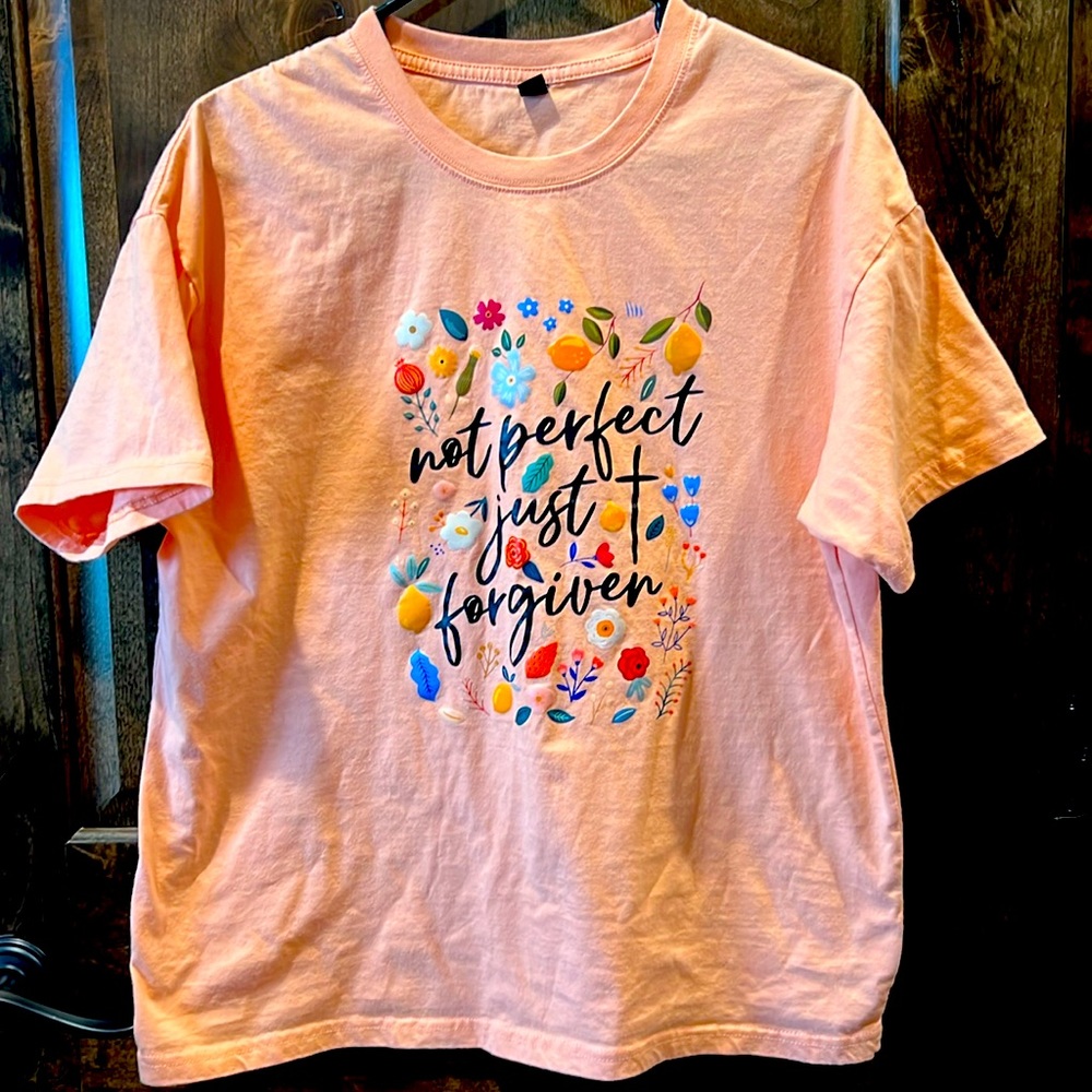 NWOT women’s XL/175 tee. Runs smaller- more like M\L.